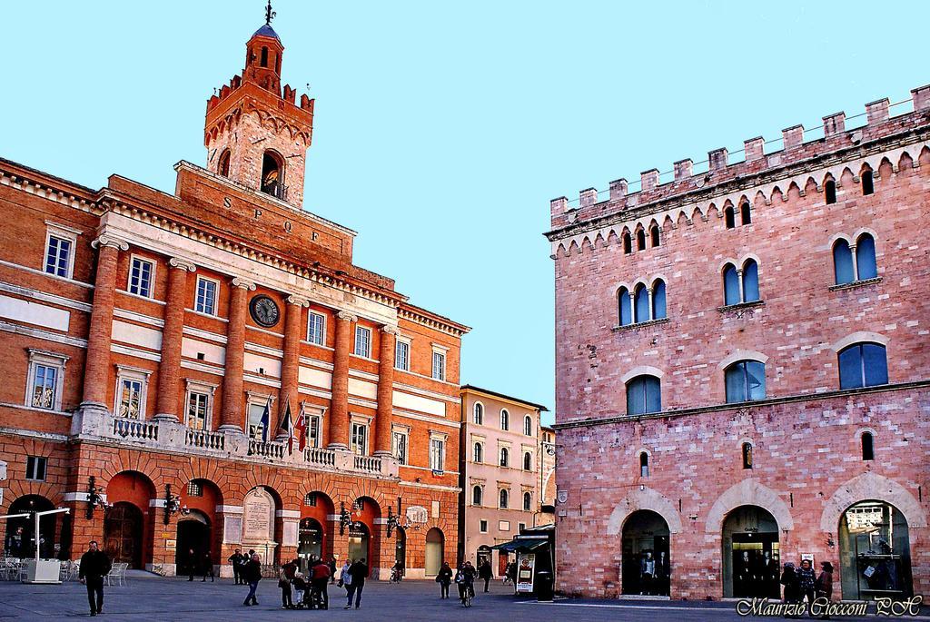 Pierantoni Palace - Foligno Hostel